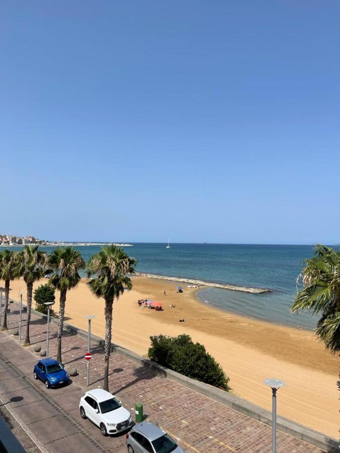 Vista Mare Apartment Crotone Exterior photo